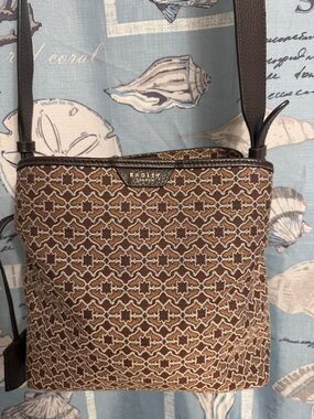 Radley London Dukes Place cross body bag in a brown heirloom print.